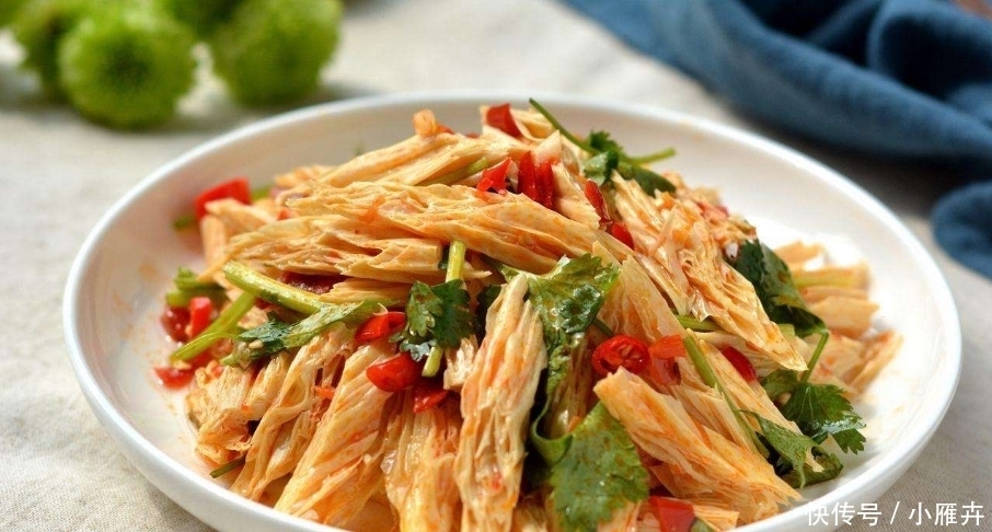 腐竹此种做法,下饭下酒香辣可口,开胃暖身,老公连吃3大碗饭