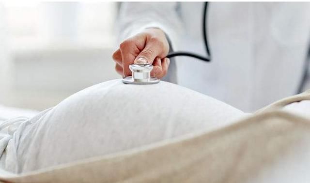 90后孕妈怀上5胞胎，孩子出生后宝爸傻眼，直呼上辈子欠债太多