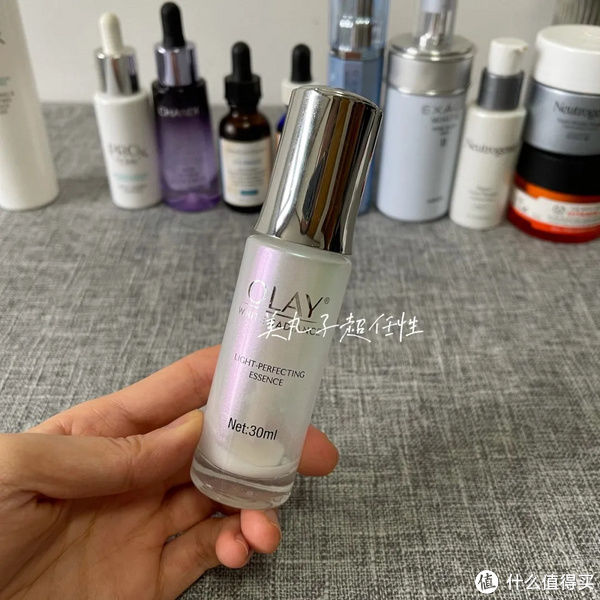 任性de生活 篇八十六：10款网红美白产品空瓶分享，烟酰胺，维c，377哪个最有效？