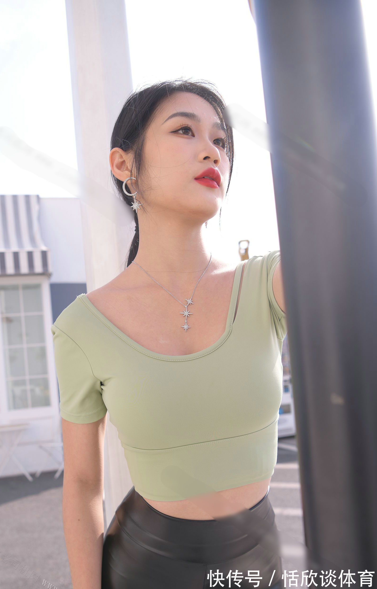 打底裤 展现身材的打底裤穿搭，让简约的搭配更有看点，看起来精神饱满