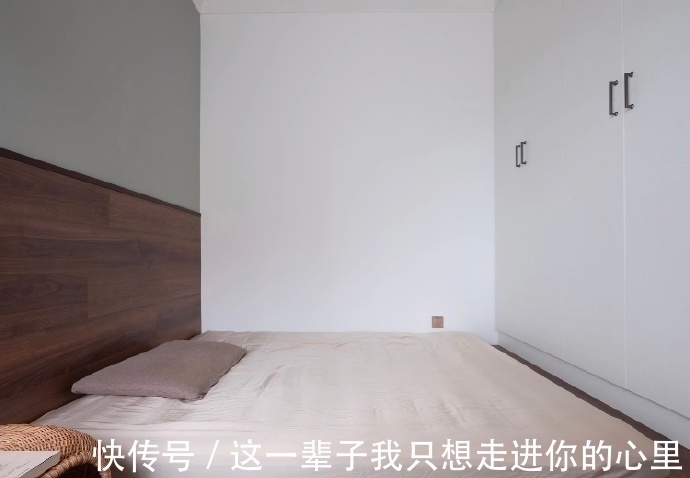 客餐厅|通风一年终于搬新家,墙面只刷乳胶漆,电视墙不造型,越看越耐看