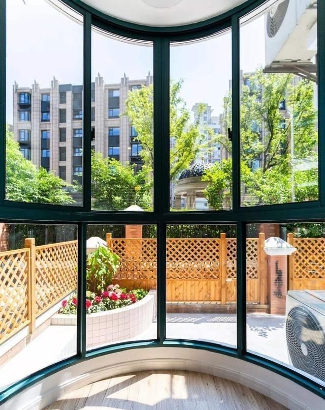 开发商|这种户型我都不稀罕,有9个阳台,或者绕房一圈遛狗,谁装得起