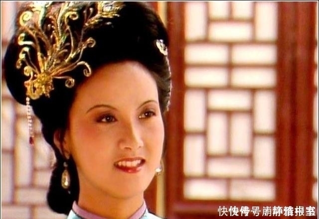 蘅芜院$抄检大观园时在潇湘馆发现异常,王熙凤为何要护着黛玉