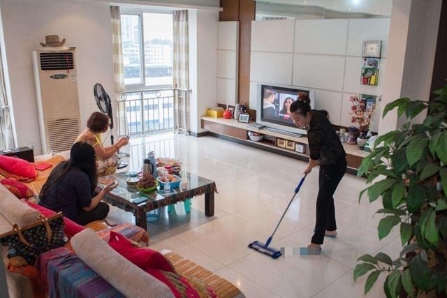 产妇顺产半个月后,身体排出“一块肉”,检查结果显示要切除子宫