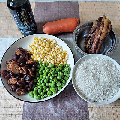 排骨五花肉|电饭煲腊肉焖饭