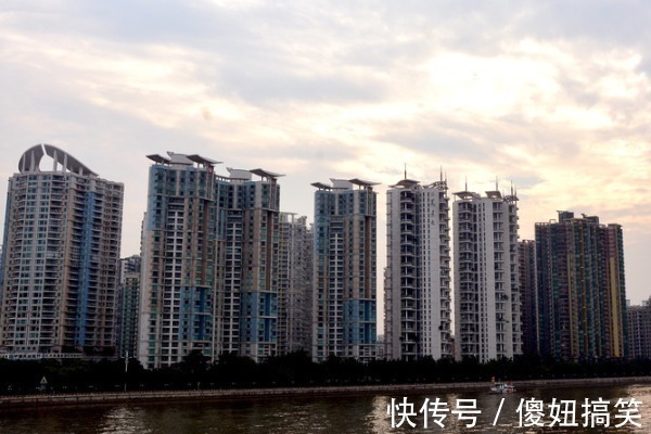 楼市|2021年房价真能降下来吗楼市专家明年房价将超出多数人想象!