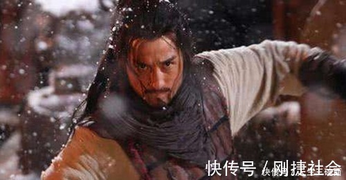 武功!水浒传中,他武功完胜秦明、董平,征战方腊时却没等出手就死了!