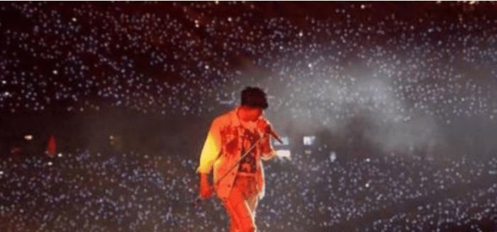 家底 以为自己很出名,豁出去家底在鸟巢开演唱会,结果赔了个底朝天