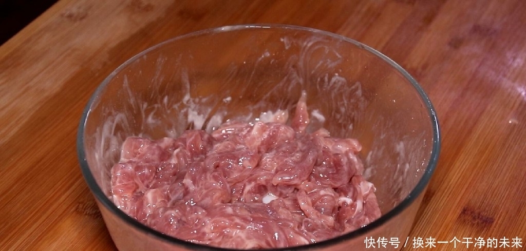 牢记|不管炒什么肉,只需牢记这几个小技巧,炒出来的肉不粘锅更滑嫩