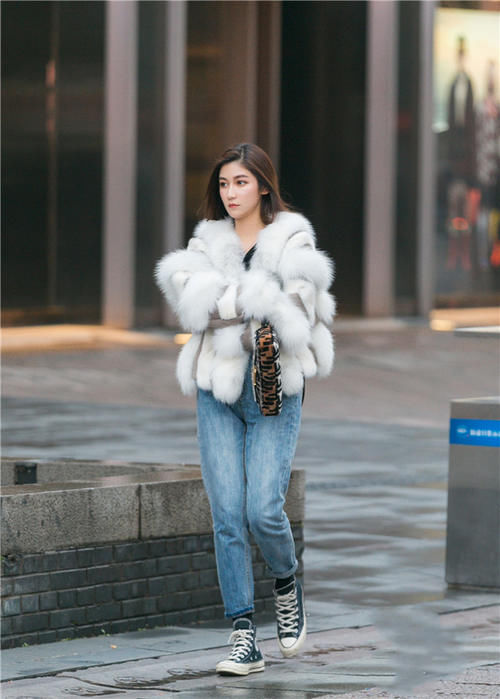 “奶奶大衣”火了！比羽绒服保暖，比呢子大衣高级，今冬必入