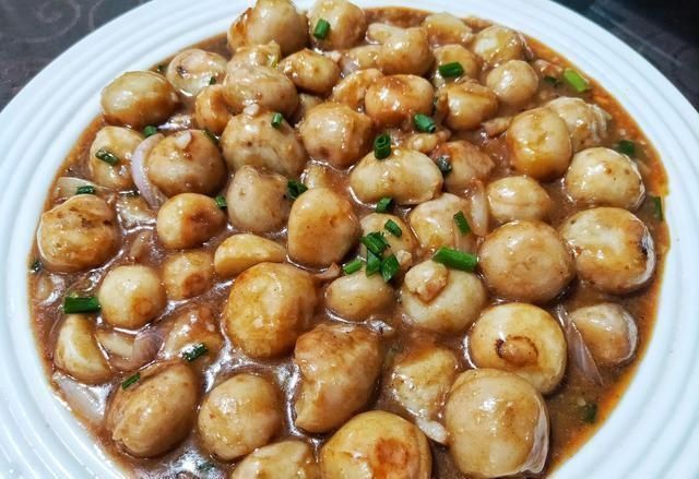 味道|朋友聚餐,5个人点了10道菜花了350元,都说太值了