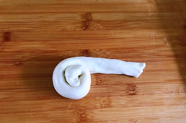 葱油饼最地道的做法，外皮酥掉渣又多层，步骤简单详细易上手