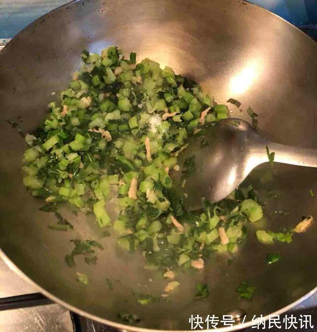 便秘|这菜被称“头号泻药”,口臭严重要经常吃,便秘问题也会悄悄溜掉