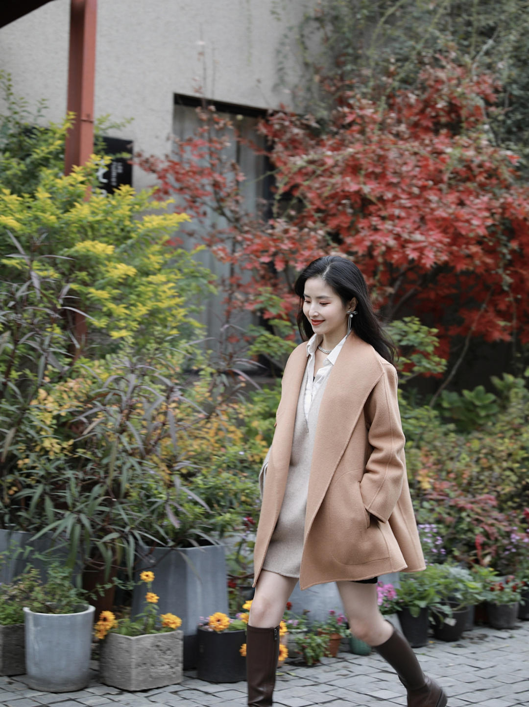 大衣|斗篷大衣才是冬季的最浪漫穿搭,借鉴4个实用款式,帮你赢得优雅