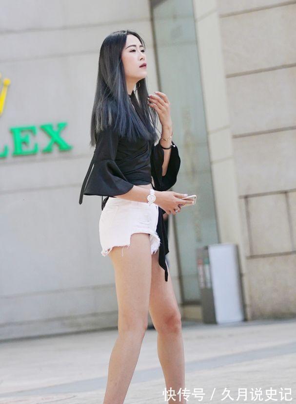 穿搭 美女简单时髦的穿搭,展现大白长腿