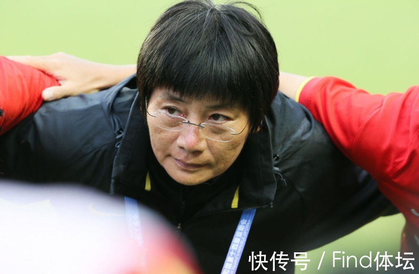 国足|孙雯力排众议誓保水庆霞,女足16年终圆梦,男足或许只缺一名伯乐