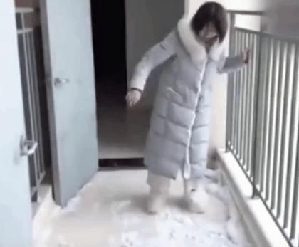 “南方人穿拖鞋到东北旅游?!”哈哈哈哈哈哈哈哈哈