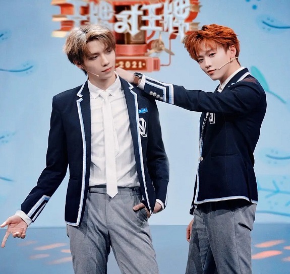 《青3》导师合作舞台,余景天罗一舟合作李宇春,lisa将跨屏助阵