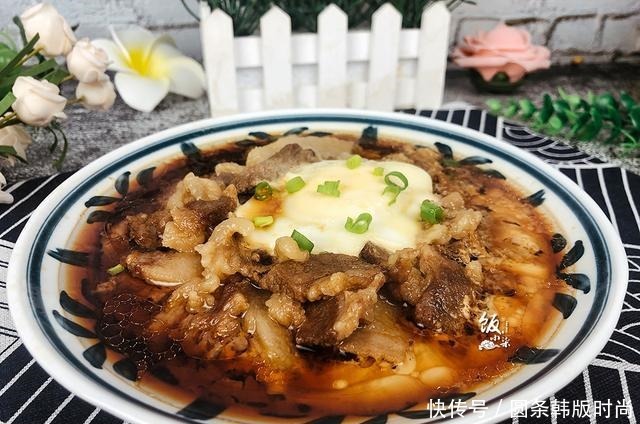 五花肉|五花肉别红烧了,加酱油腌一晚上,再加个鸡蛋上锅蒸,好吃不油腻