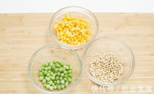 豌豆|黄色的玉米、绿色的豌豆、橙色的胡萝卜让粥丰富多彩,养眼又美味