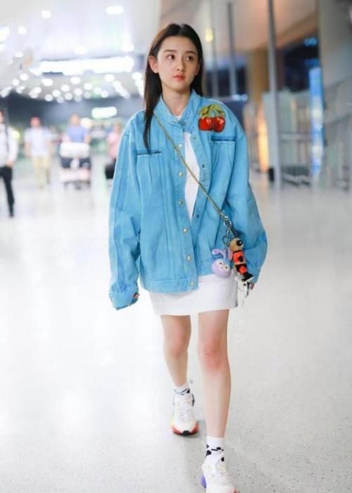 开春的薄外套，这4件一定要买，百搭还特显气质