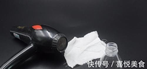 在门口放一个塑料瓶,太聪明了,解决了困扰大家的一大难题,真棒