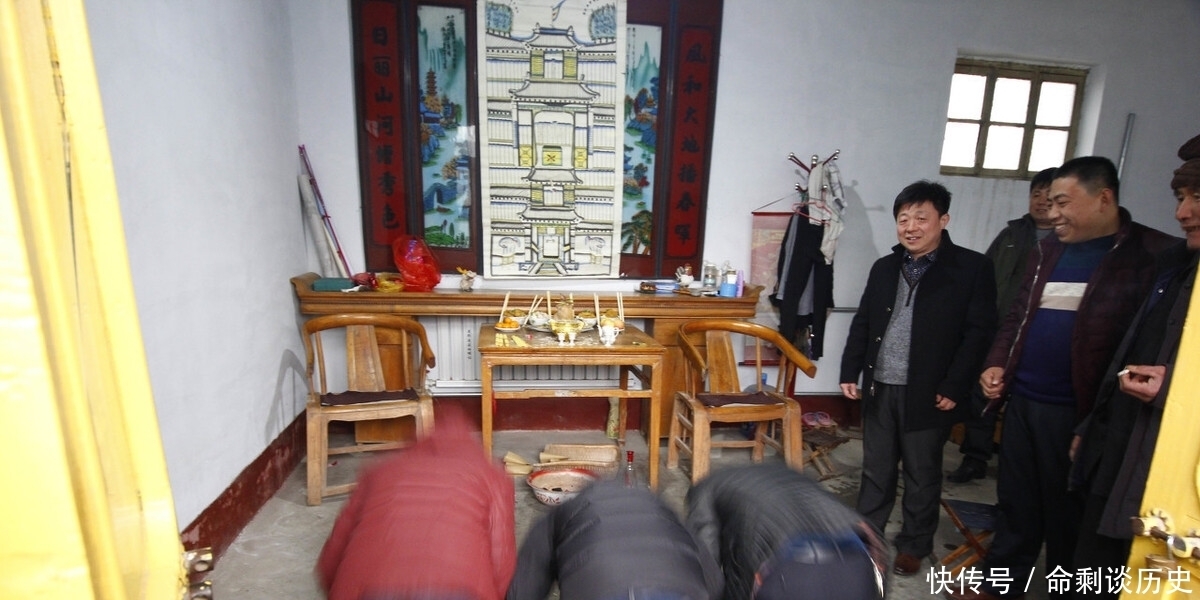 观点|叩头拜年是传统文化延续,还是封建陋习?你怎样看?持什么观点?