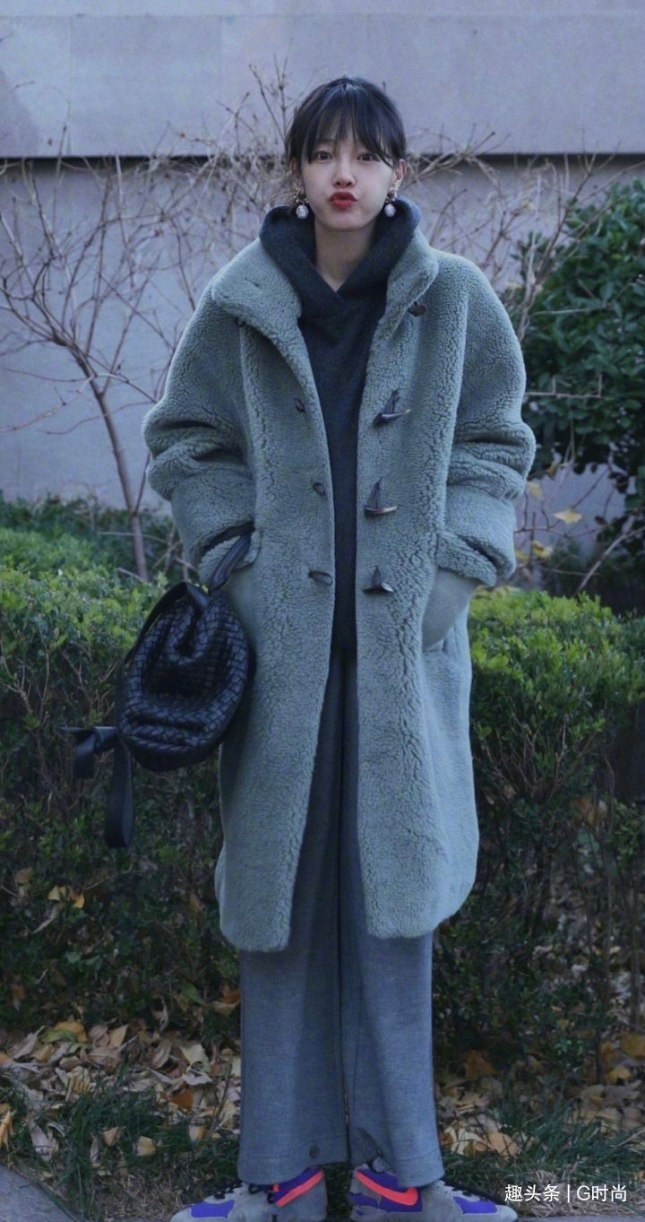 冬天就要把自己裹得毛茸茸的,时尚保暖的泰迪熊大衣不容错过