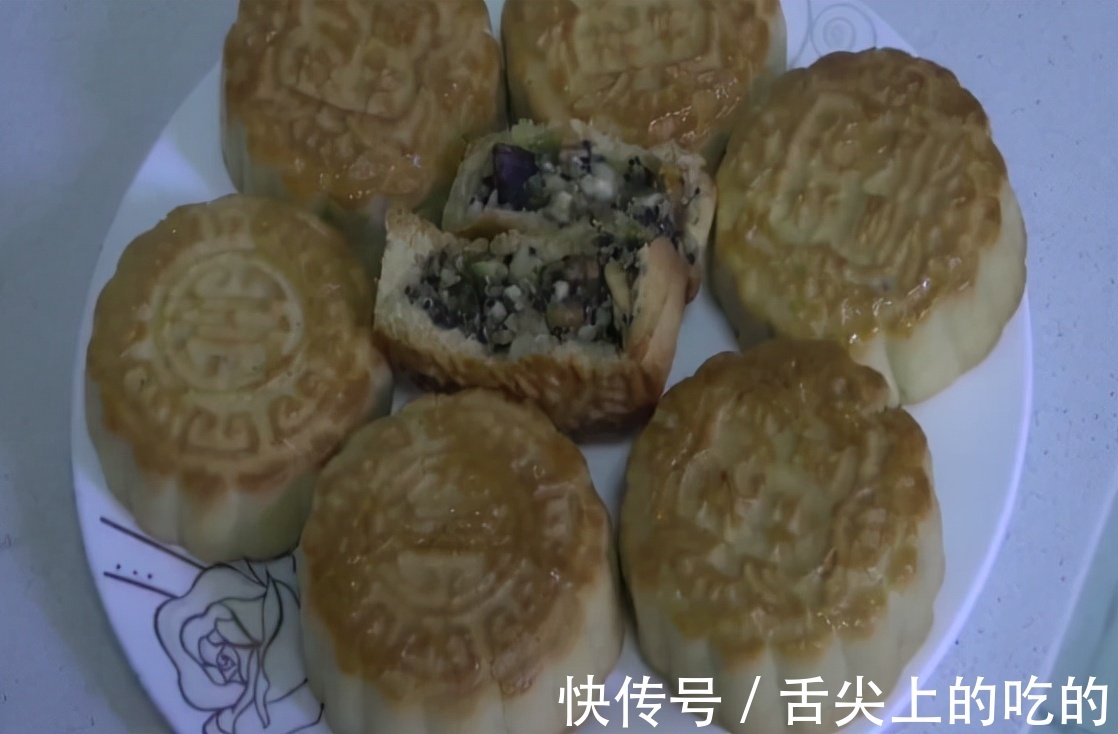 面团|老式五仁月饼的家常制作方法，馅料十足，做法简单，美味可口