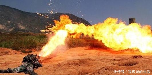 火球|老山收复战,喷火兵撞上越军,一道火龙喷出,越军立马变火球