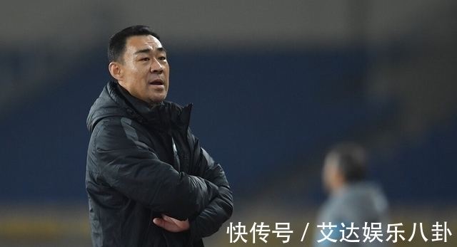 中超|青岛队新帅上任三把火,两大主力都被他拿下,球队却因此进入正轨