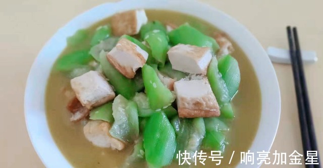 切块|豆腐和它是绝配，切块一煎再一炖，软嫩鲜美好消化，天天吃都不腻！