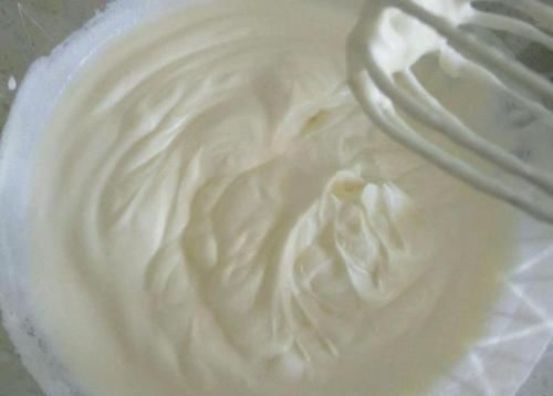 教你用牛奶做奶油,健康美味,2分钟学会,