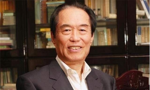 中国历史#百家讲坛主讲人阎崇年,曾被年轻小伙掌掴,小伙为何还拒绝道歉?