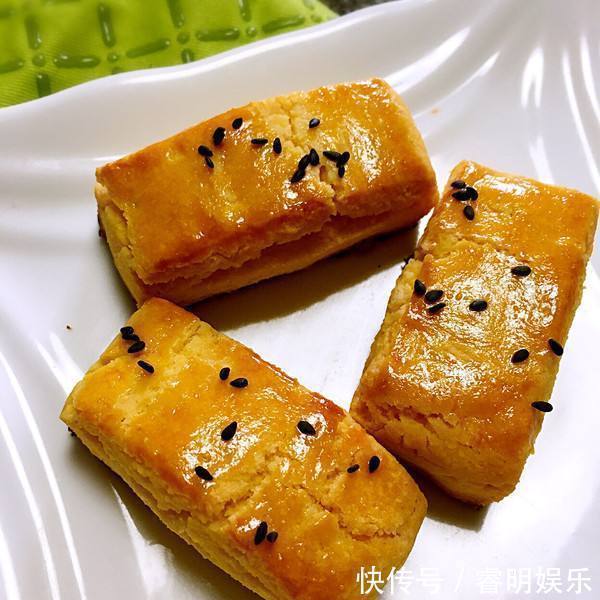 搅拌均匀|此是东北传统小吃，是家庭常备小点心，比桃酥还香，酥脆香甜！