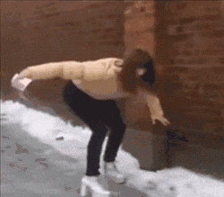 |搞笑GIF:对,不犯法,快用钱砸昏我吧