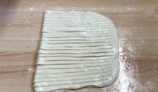 千丝饼这样做最好吃,柔软筋道层次多,一做就是3锅,每锅吃干净