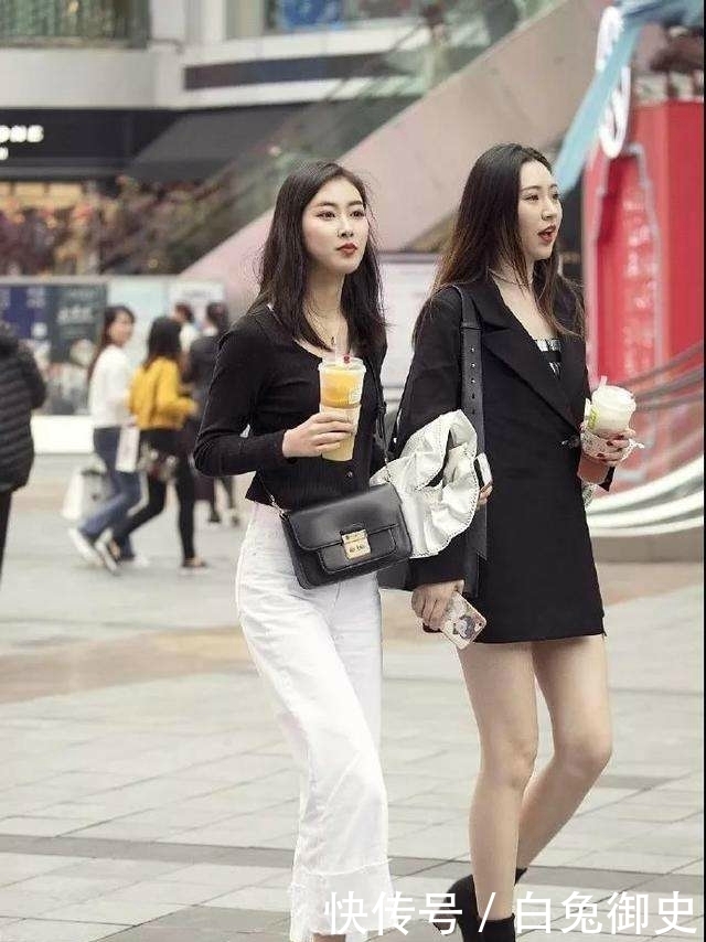 妩媚|路人街拍:穿着妩媚撩人齿若瓠犀的小姐姐,不失清新不失个性!