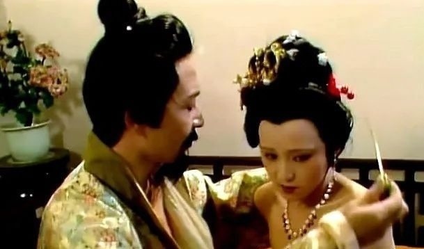 石呆子!贾母明知贾琏不堪,为何让他护送黛玉回南?他一句话就暴露了底线