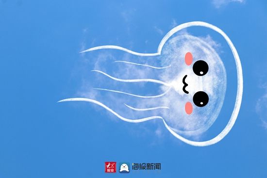 蓝天|超治愈！今天日照的蓝天，美成一幅幅卡通画！