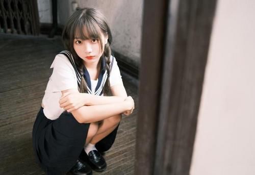 明明是破产三巨头之一，相比于JK和汉服，为什么洛丽塔受众低很多