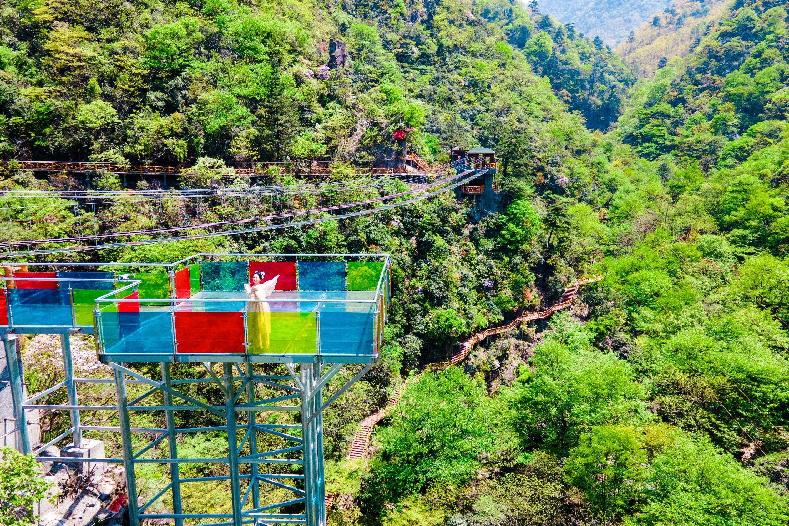 安吉浙北大峡谷，北纬30度线上的奇特山景，九大游乐项目等你挑战