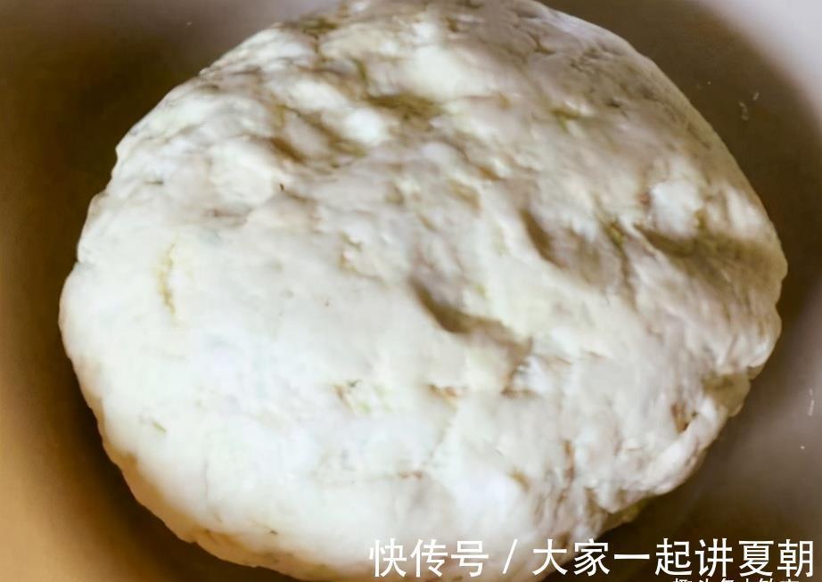 玉米油|盐酥烧饼这做法，皮酥里软吃着香，不醒面照样层层酥脆，省时间