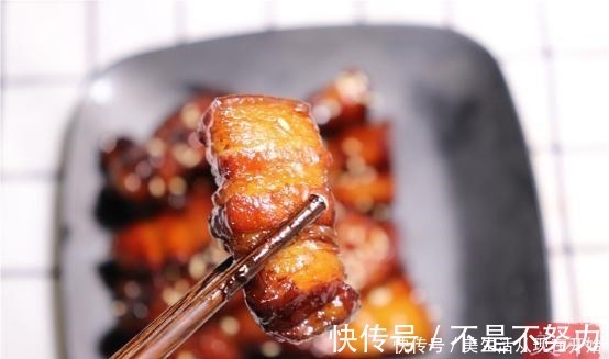 过年猪|五花肉这样做太香了,食材简单,步骤详细,吃一次就念念不忘