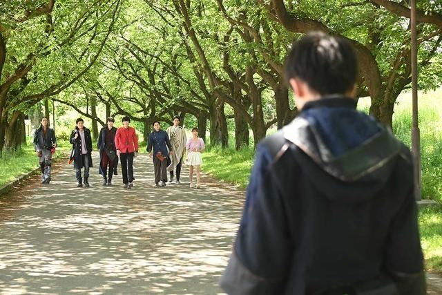 托马|假面骑士圣刃42话，天灾和老乌盯上托马，世界开始崩坏，流苏吃瘪