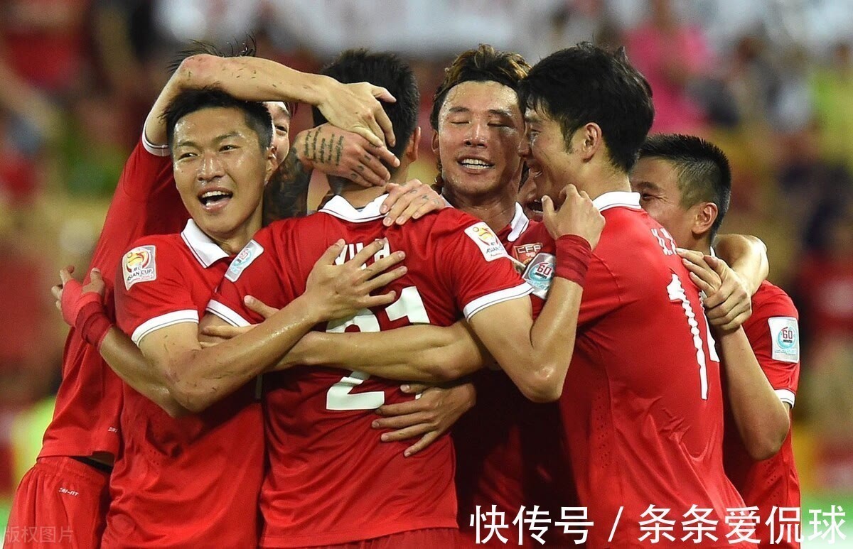 选帅|国足4消息!水指不满选帅!国足是沙特克星!国足首训草草结束!
