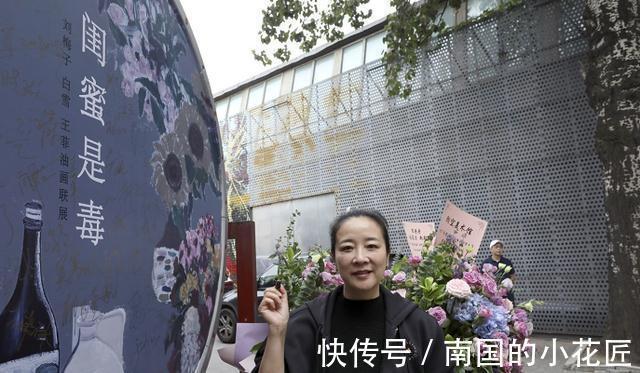 陈小艺$白雪:歌手变画家,在京798艺术区举办个人画展吸引圈内众星捧场