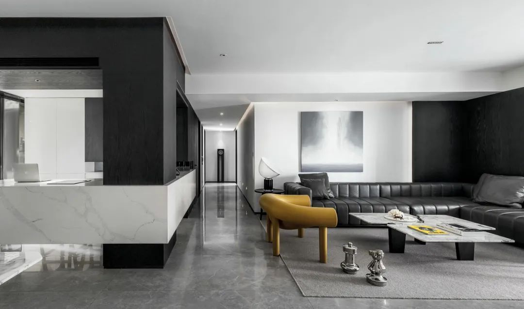 木饰面|150㎡极简黑白灰，年轻夫妇的格调之家，安静稳重有档次