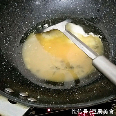 胡萝卜炒鸡蛋|香菇胡萝卜炒鸡蛋