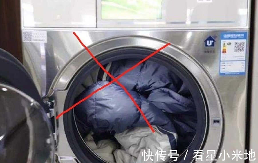 羽绒服脏了,别放洗衣机!清洗时加个“便宜货”,干净蓬松又保暖
